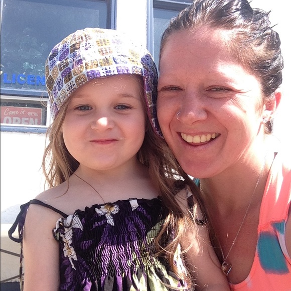 Meet your Posher, Tara - Picture 3 of 3